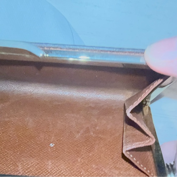 Louis Vuitton Monogram Kisslock Compact Wallet - Picture 6 of 16